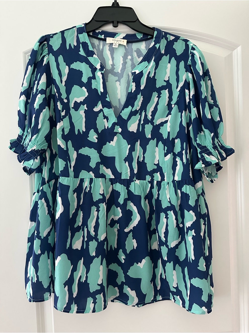 Umgee Teal, Navy & White Abstract V-Neck Top